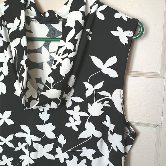 GUC New York & Company Size L Black & White Floral Cowl Neck Sleeveless … - Picture 3 of 10